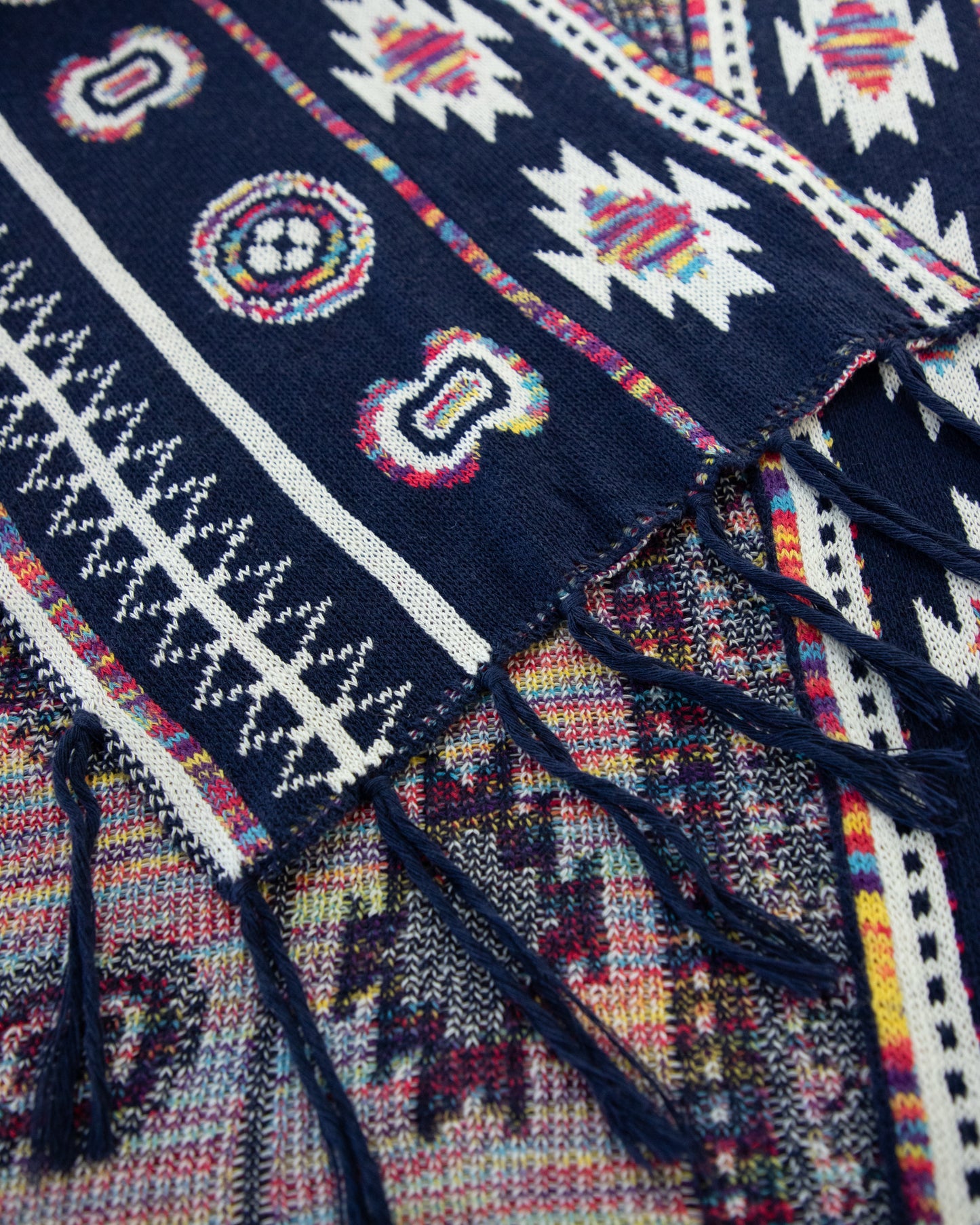 Half Sleeve Aztec Pattern Wrap w/ Fringe