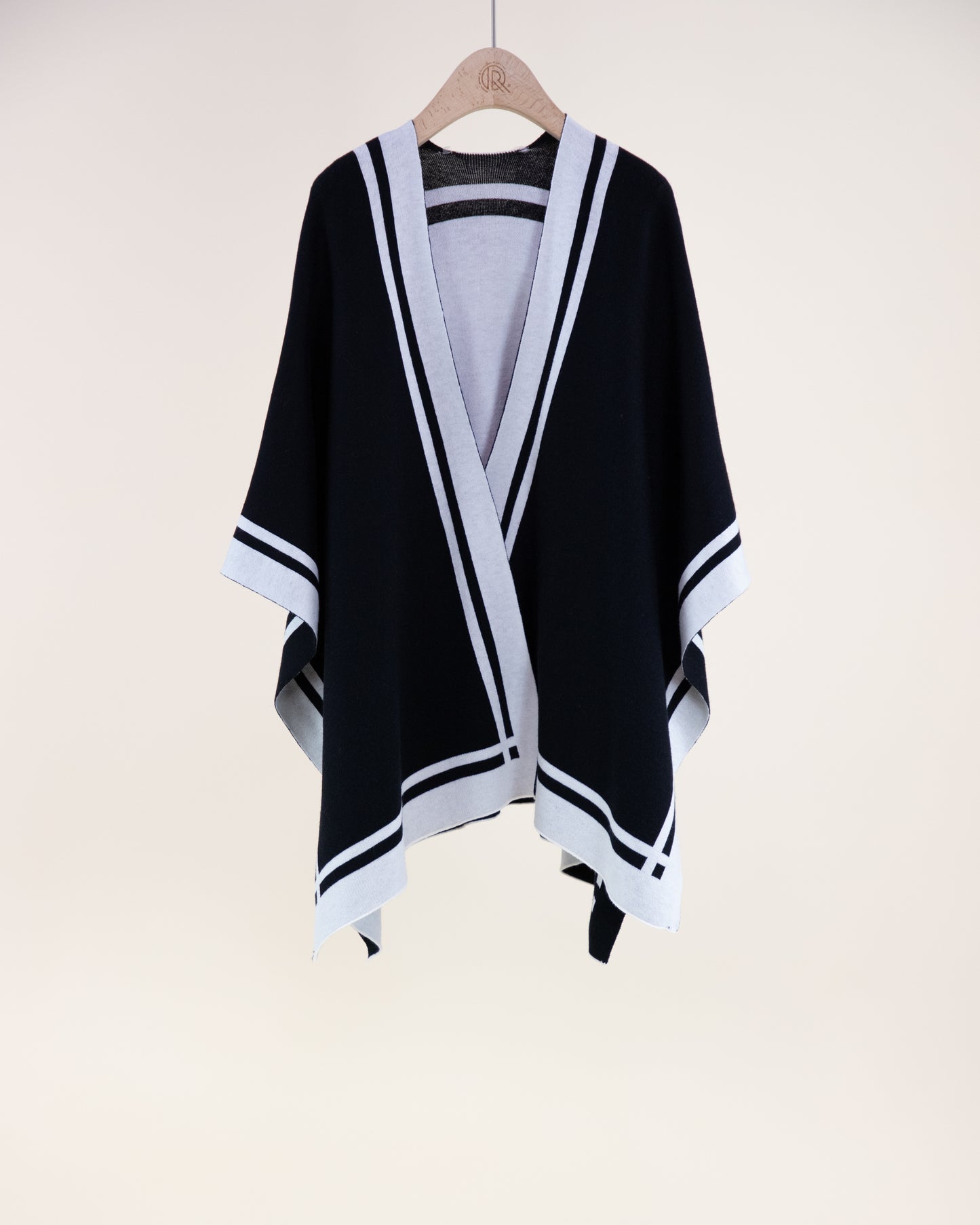 Colorblocked Border Stripe Tight Knit Kimono Wrap