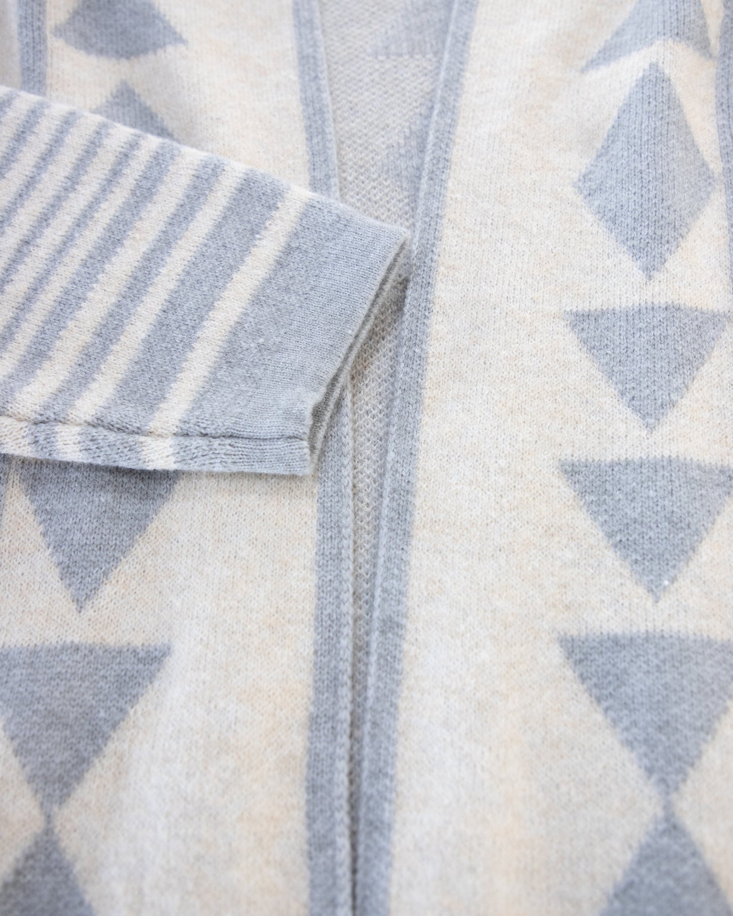 Comfy & Oversized Geometric Hooded Cardigan