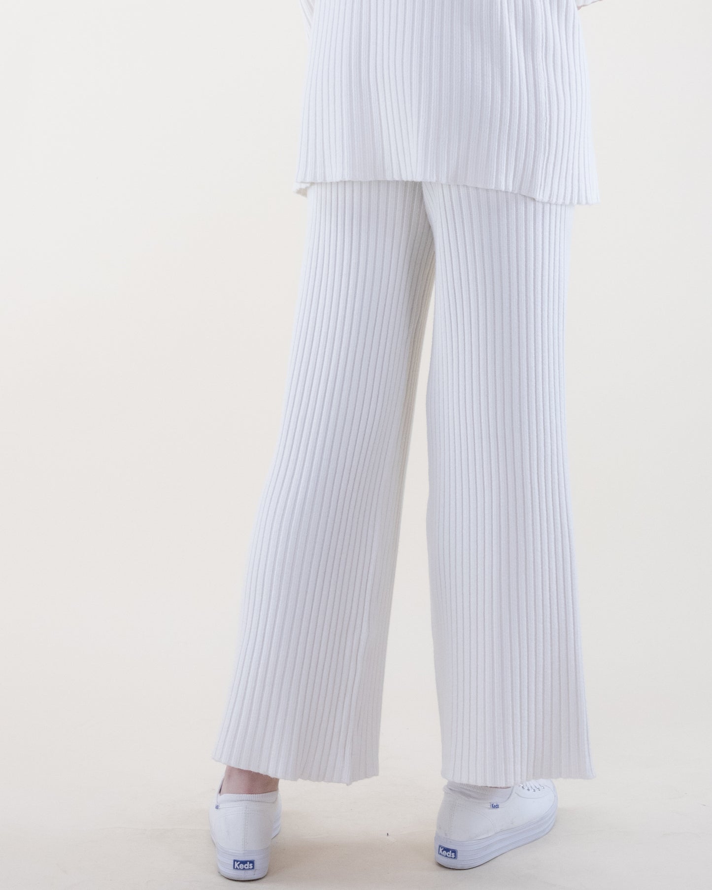 Soft Ribbed Flowing Knit Pants