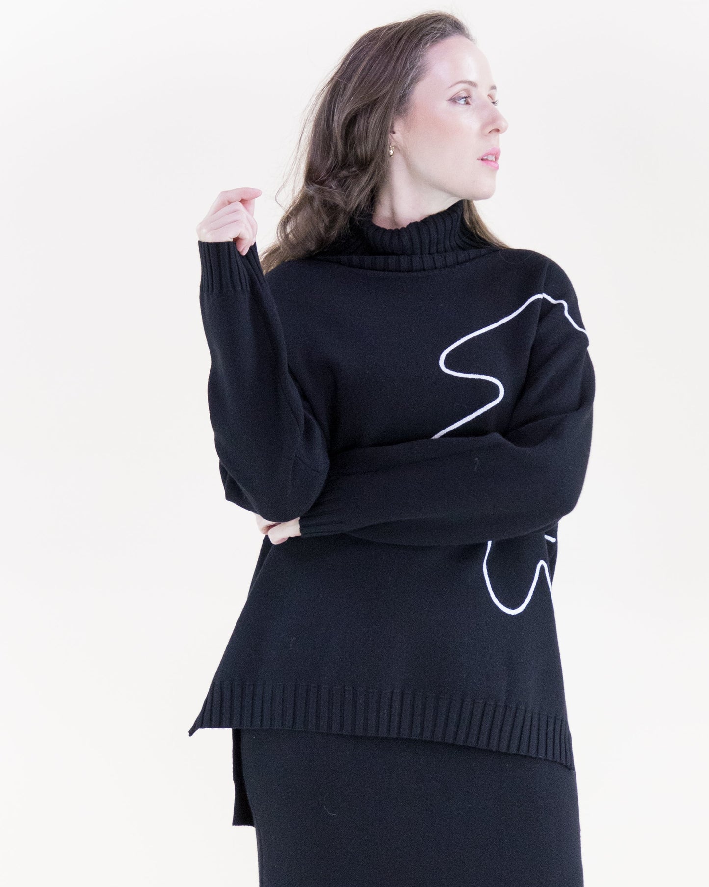 Abstract Outline Turtle Neck Long Sweater