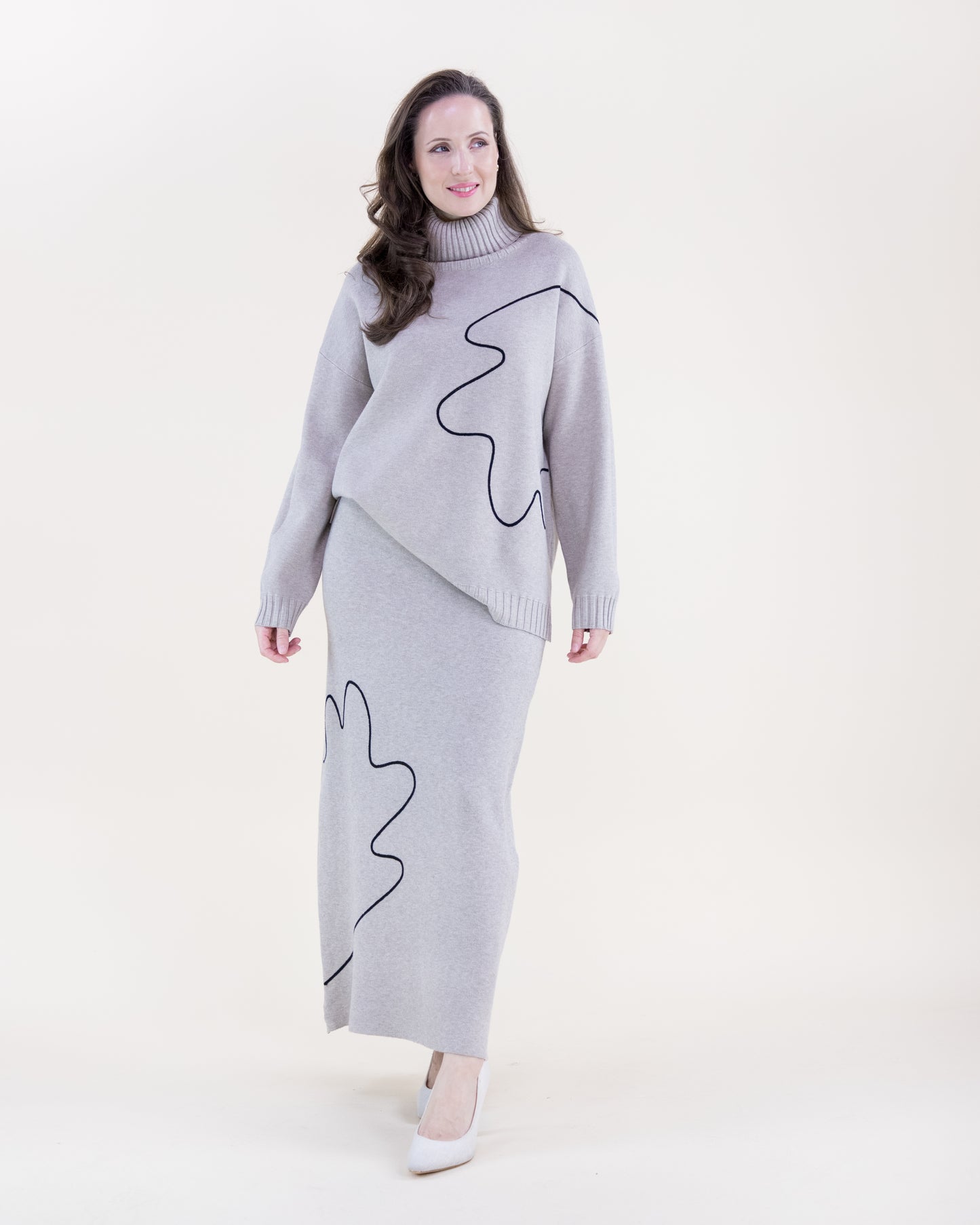 Abstract Outline Turtle Neck Long Sweater