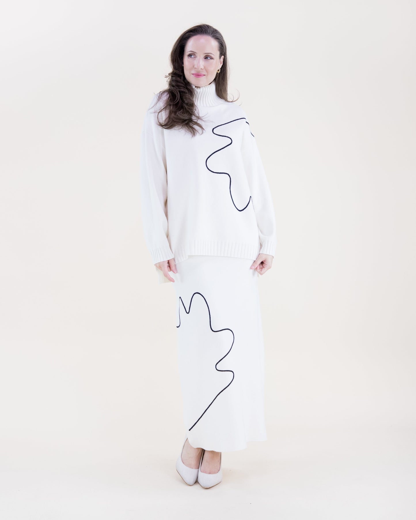 Abstract Outline Turtle Neck Long Sweater
