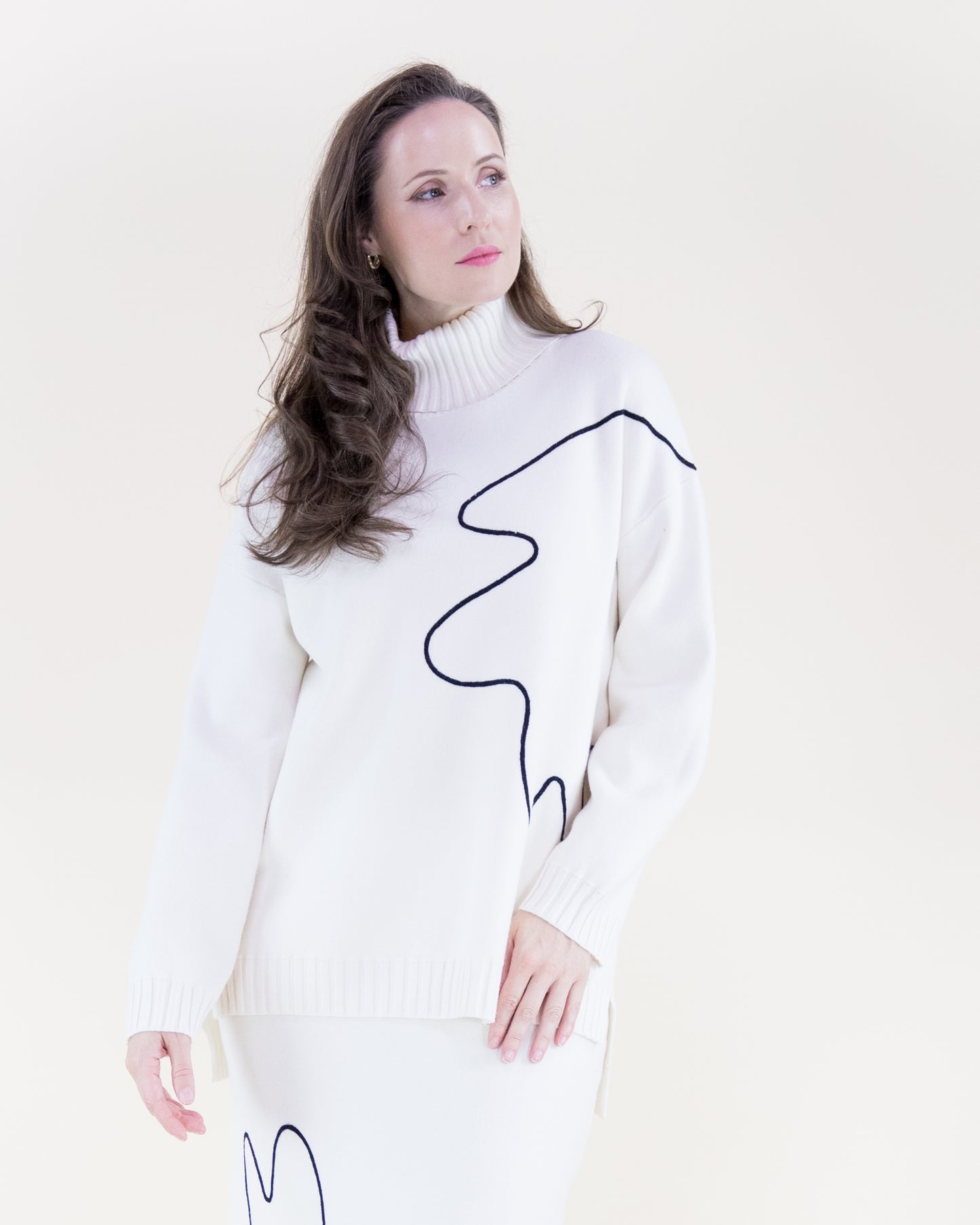 Abstract Outline Turtle Neck Long Sweater
