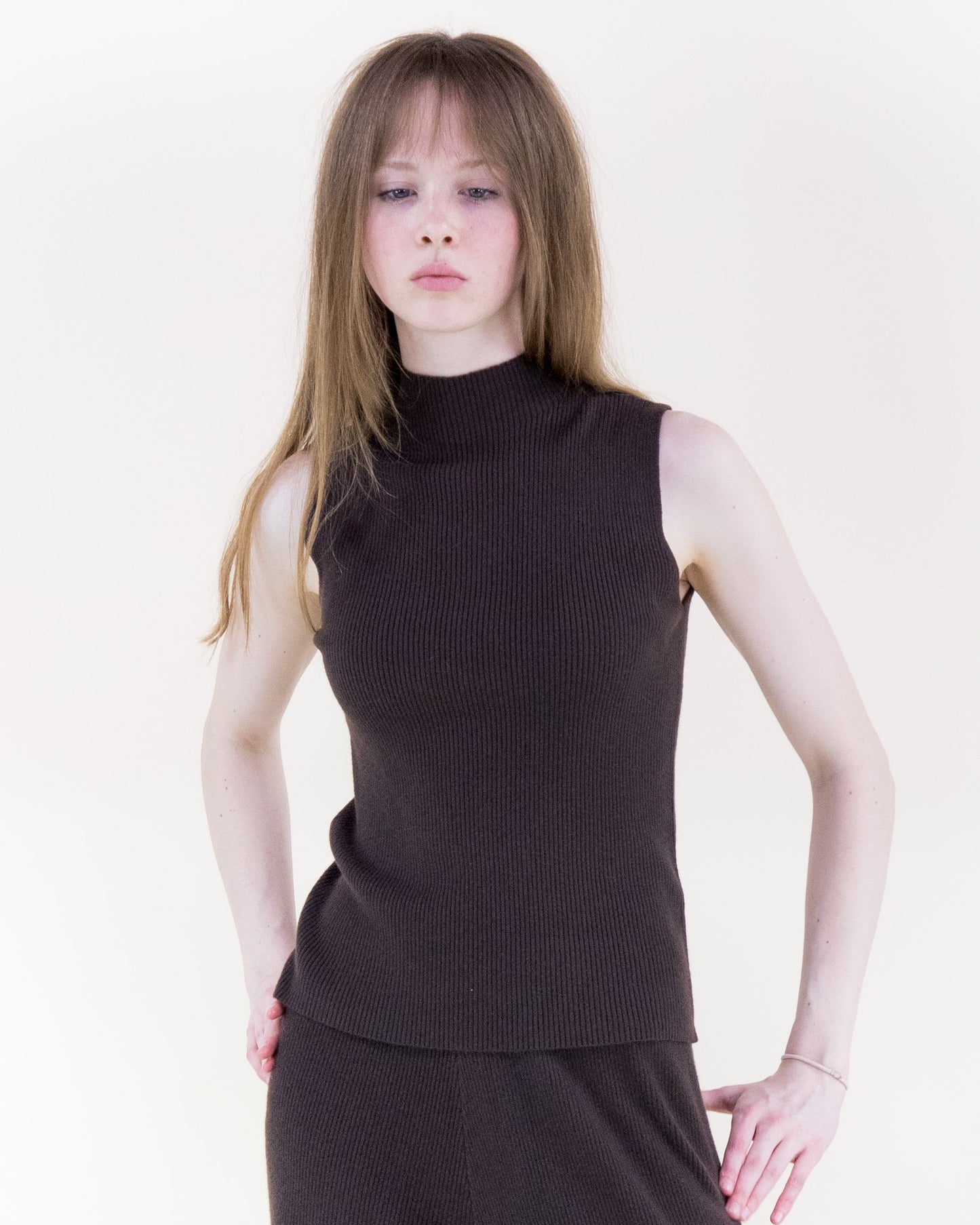 Warm Tone Ribbed Sleeveless Mock Turtle Neck Top