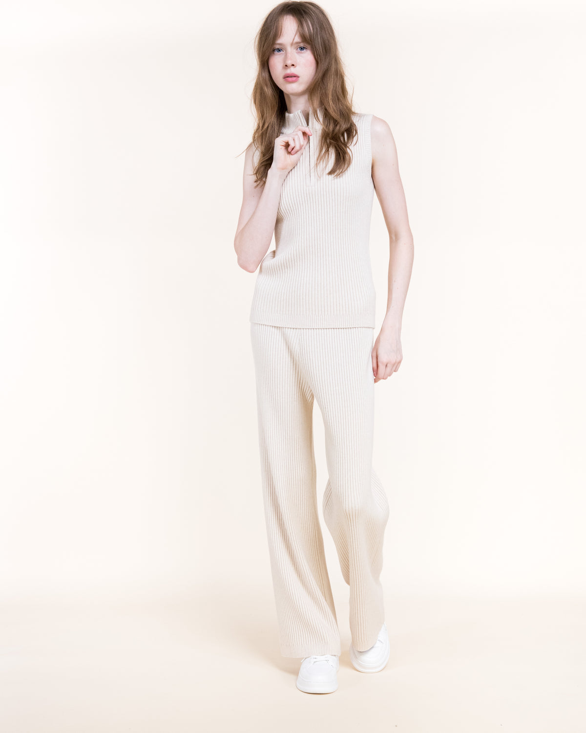 Tierra Luxe Ribbed Zip Mock Neck Sleeveless Top