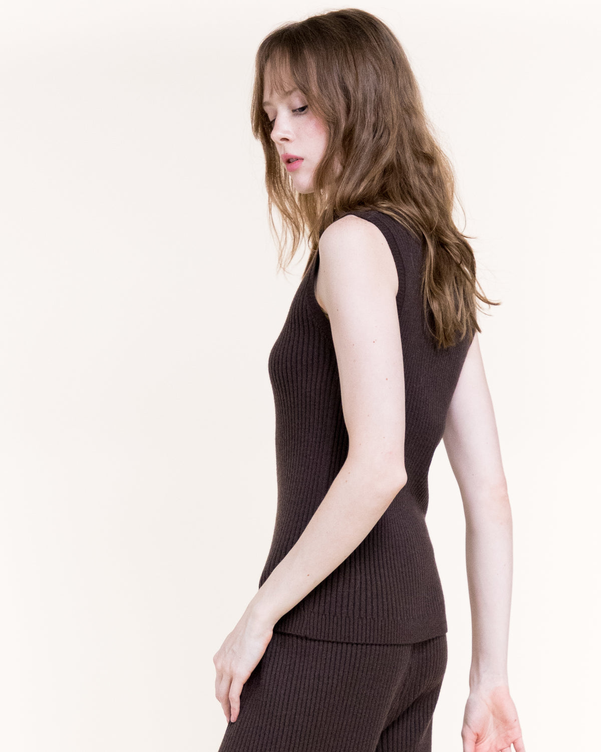 Tierra Luxe Ribbed Zip Mock Neck Sleeveless Top