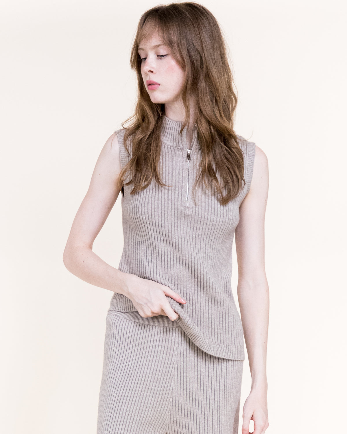 Tierra Luxe Ribbed Zip Mock Neck Sleeveless Top