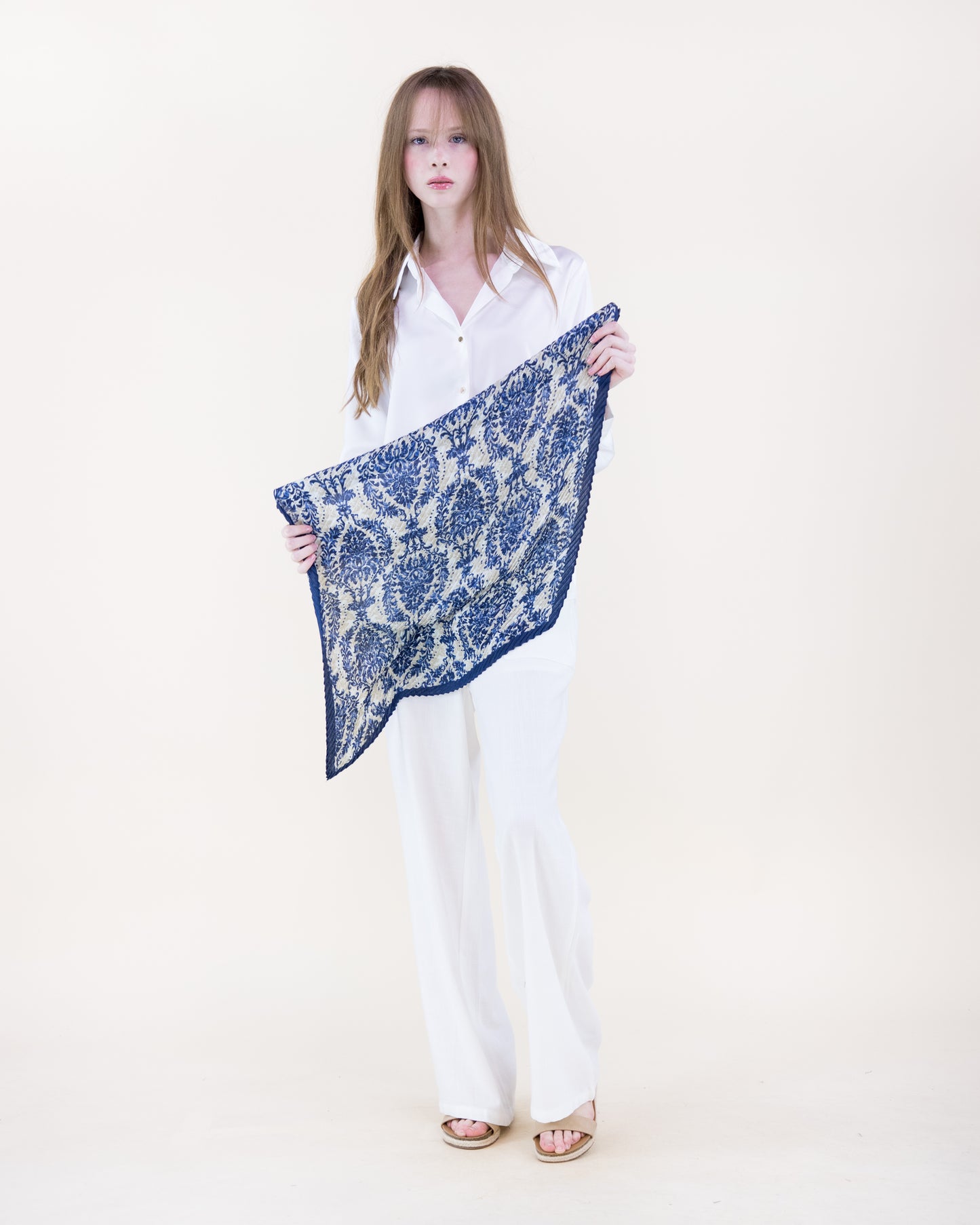 Wood Floral Crinkle Small Square Scarf