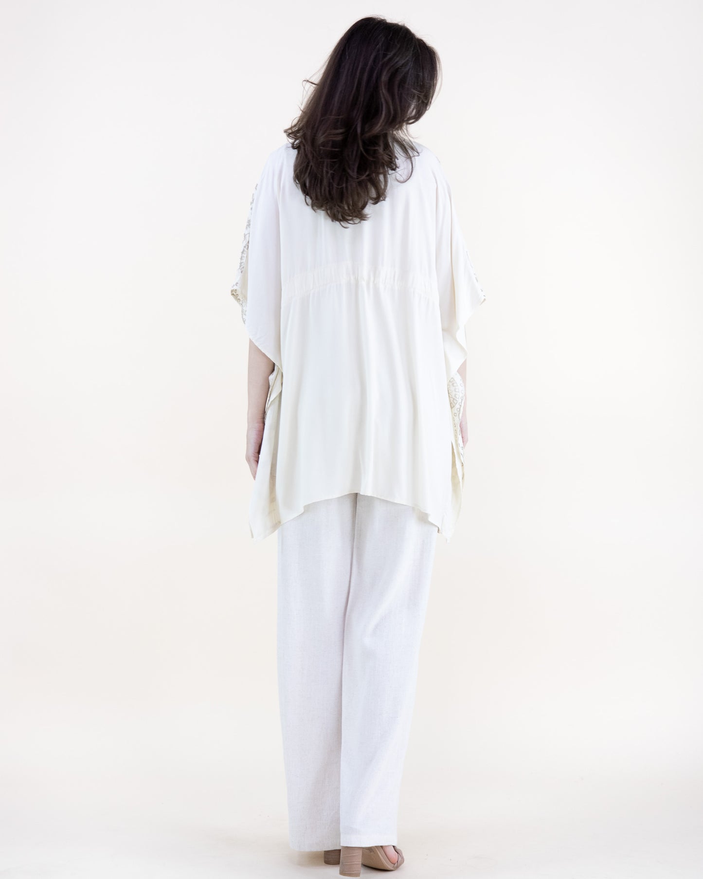 Royal Damask Embroidered Tassel Trim Front Tie Kimono