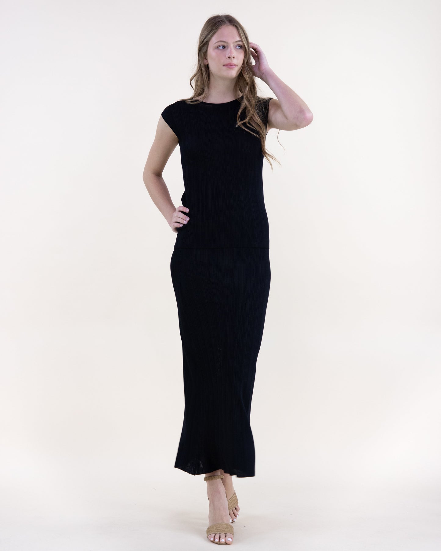 Sandy Thin Ribbed Cap Sleeve Round Neck Knit Top