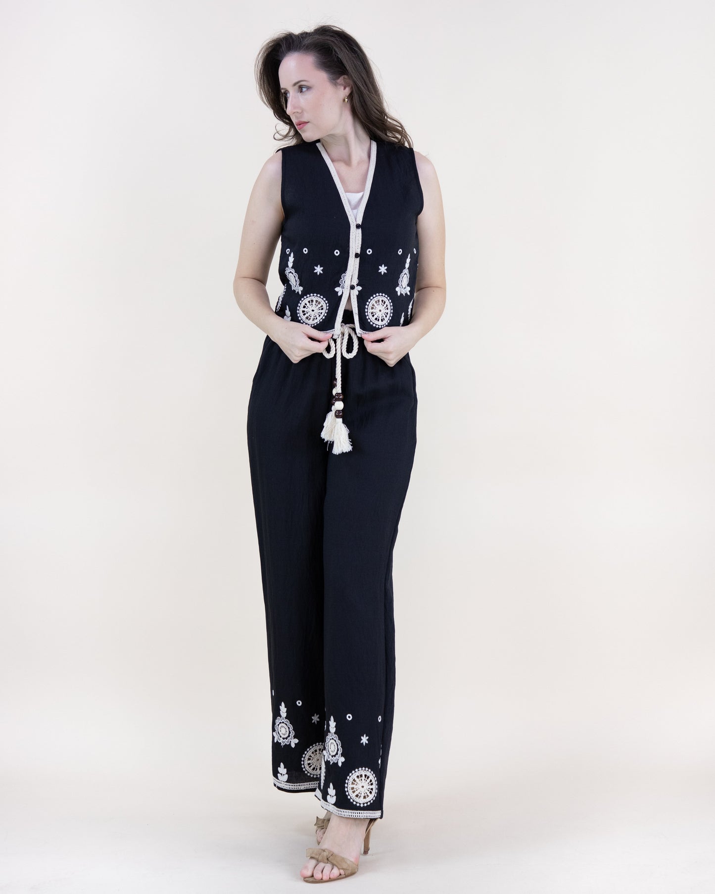 Medallion Embroidered V-Neck Buttoned Vest