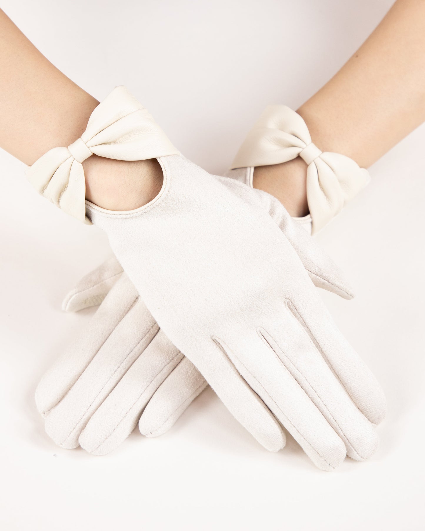 Bow Leatherette Touchscreen Gloves