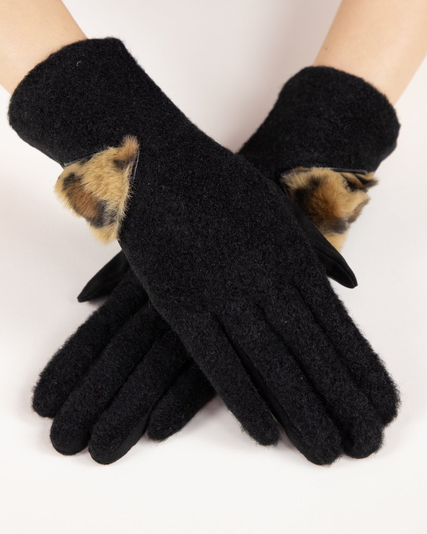 Leopard Detail Fuzzy Gloves (TS)