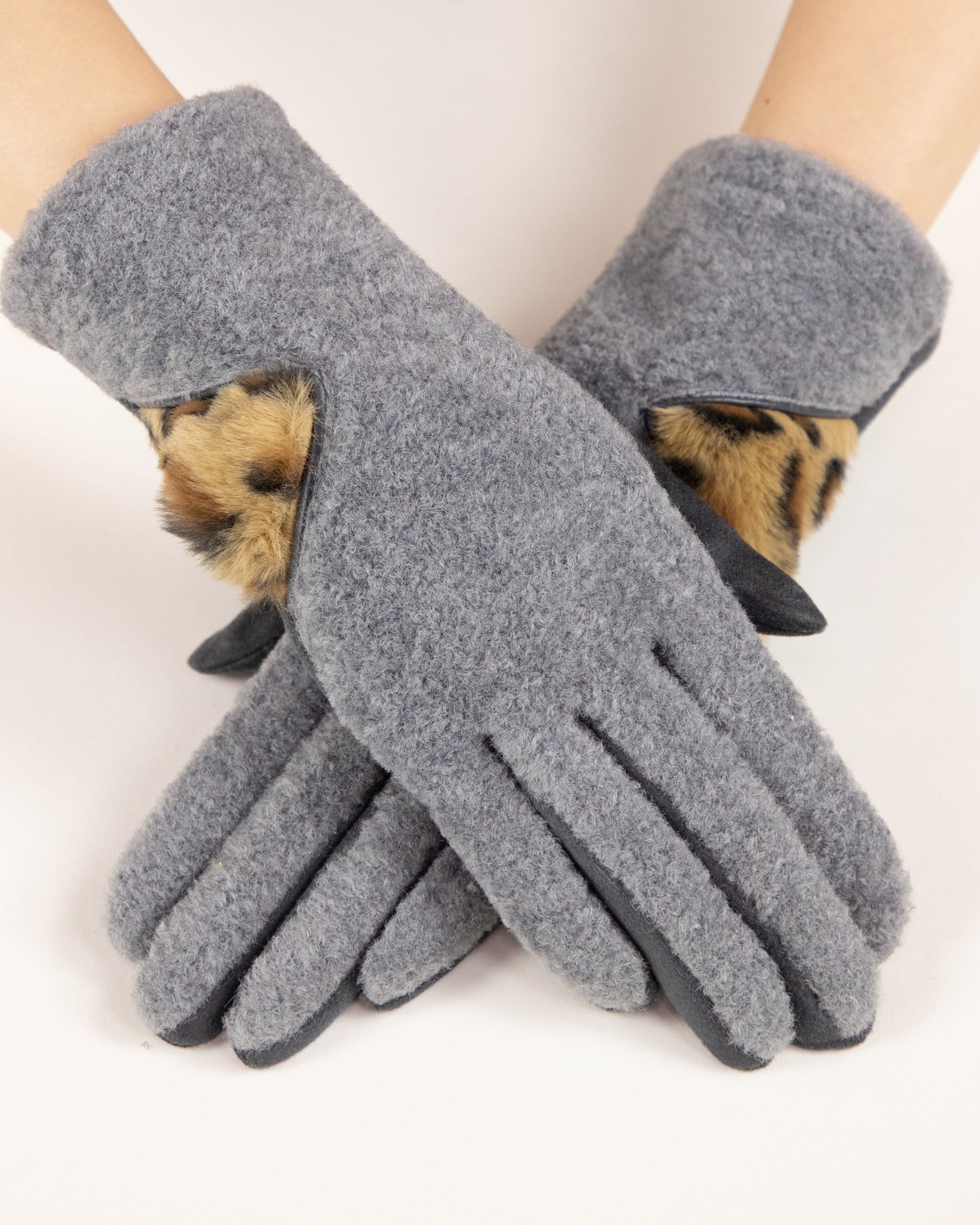Leopard Detail Fuzzy Gloves (TS)