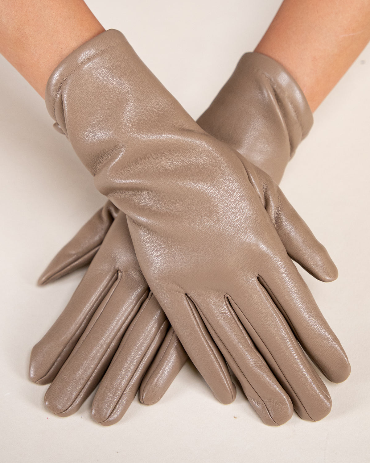 Soho Ruched Cuff Leatherette Gloves (TS)