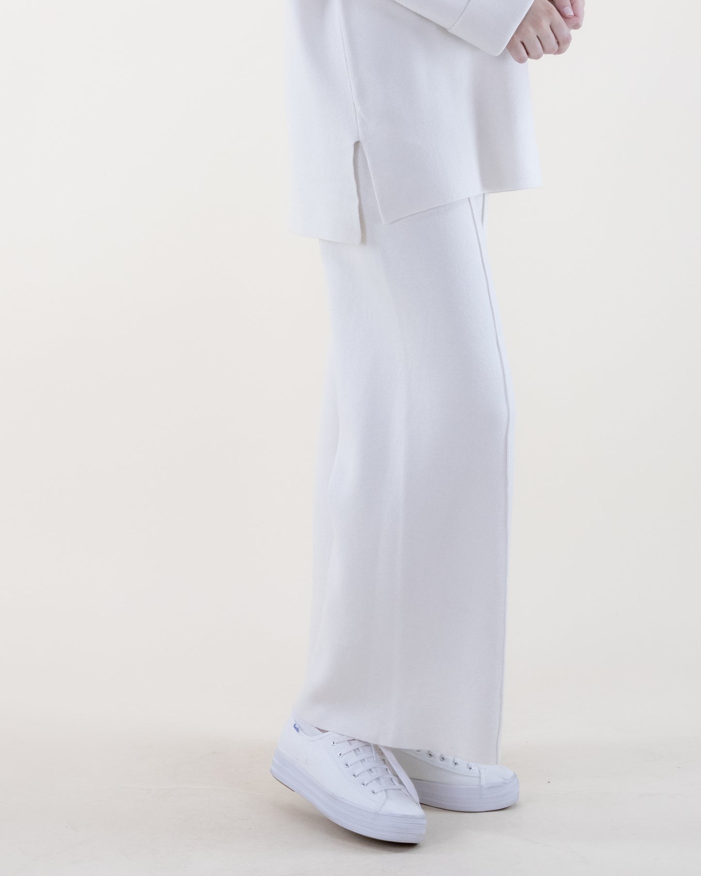 Casual Wide Leg Knitted Pants w/ Front Seam Detail