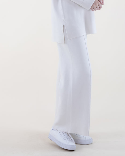 Casual Wide Leg Knitted Pants w/ Front Seam Detail